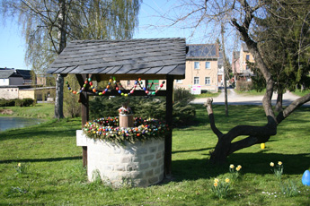 Muntscha Osterbrunnen